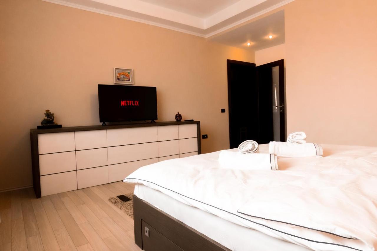 Db Apt - Comfort And Space In The Heart Of Old Town Appartement Braşov Buitenkant foto