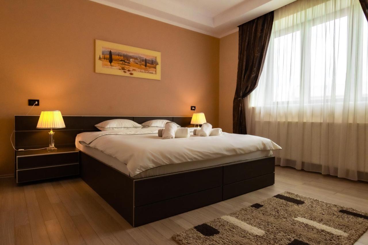 Db Apt - Comfort And Space In The Heart Of Old Town Appartement Braşov Buitenkant foto