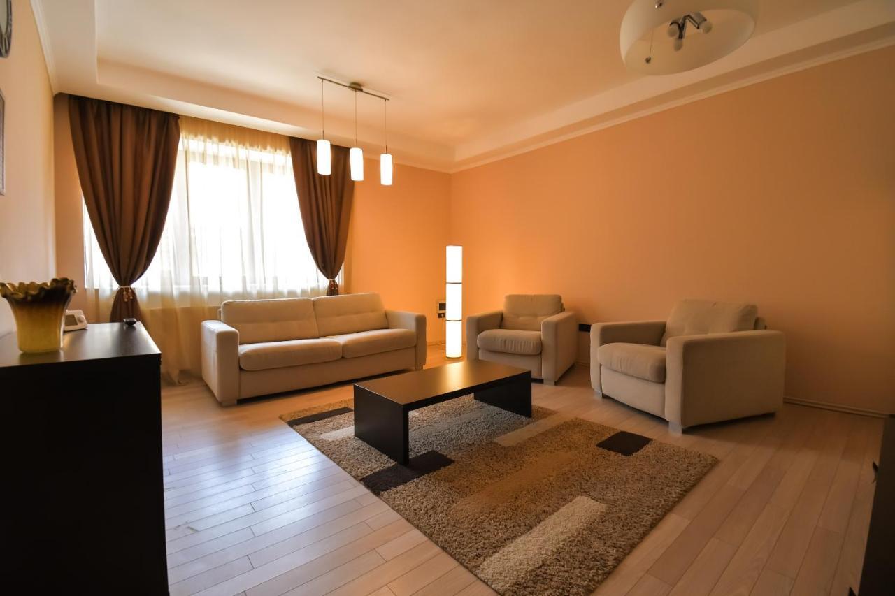 Db Apt - Comfort And Space In The Heart Of Old Town Appartement Braşov Buitenkant foto